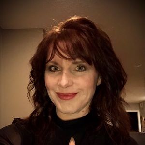 Meet your Posher, Becky